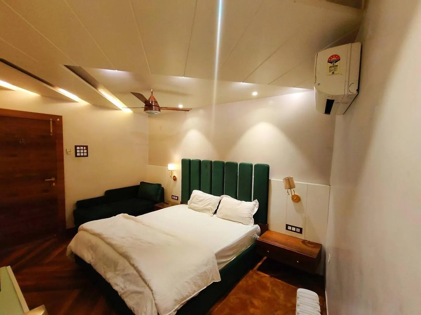 וילה ורנאסי Gds Garden Farm House Stay