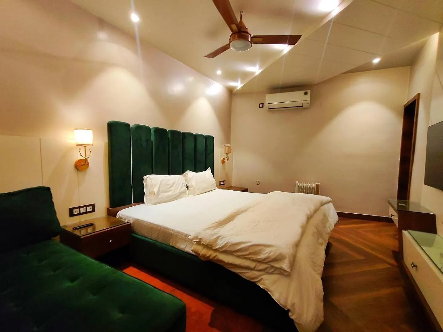 ורנאסי Gds Garden Farm House Stay